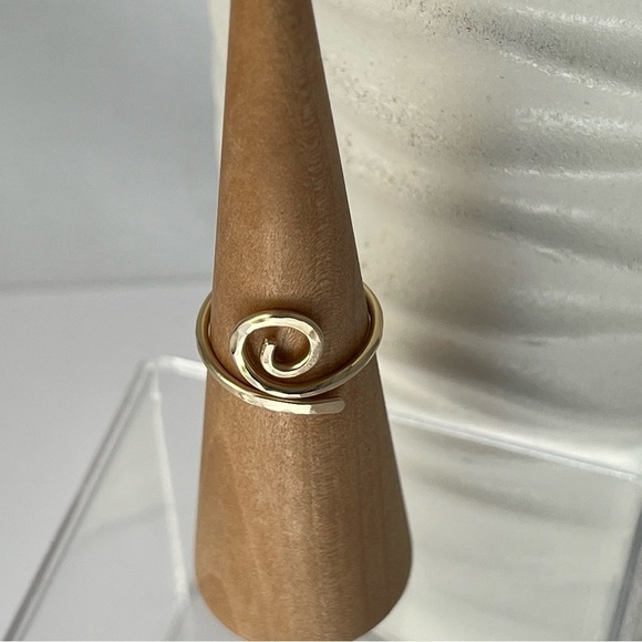 ARTISAN Jewelers Brass Swirl Ring - Picture 4 of 14